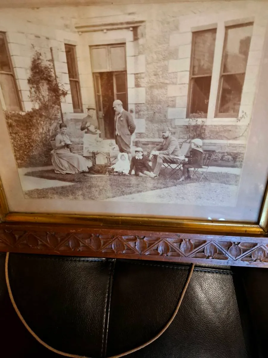 Antiques walnut framed photos - Image 3