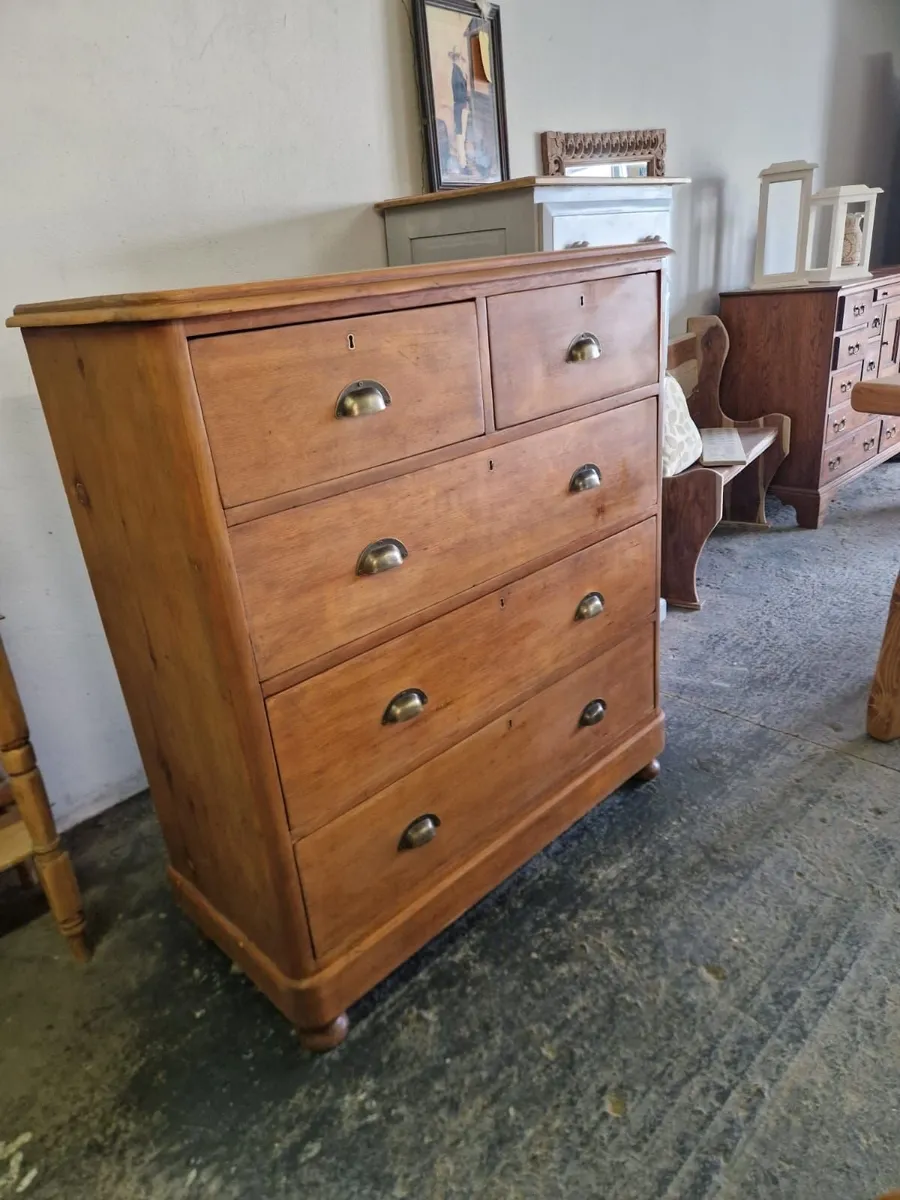 Large victorian pine chest of drawers - Image 2