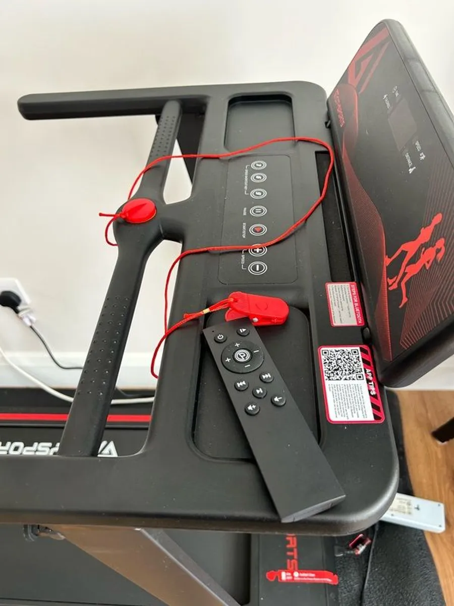 Treadmill/walking pad with protective floor mat - Image 2