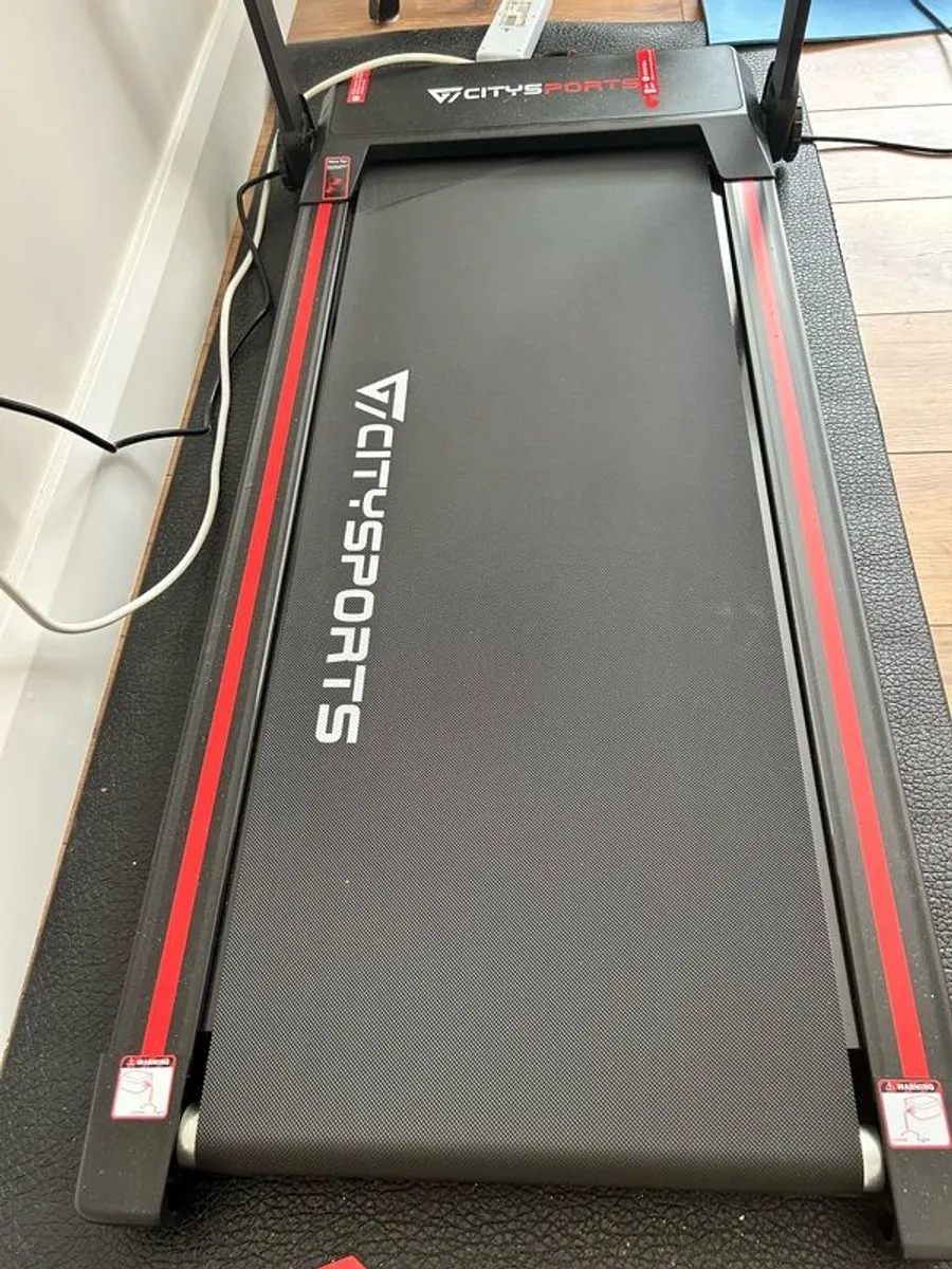Treadmill/walking pad with protective floor mat - Image 3