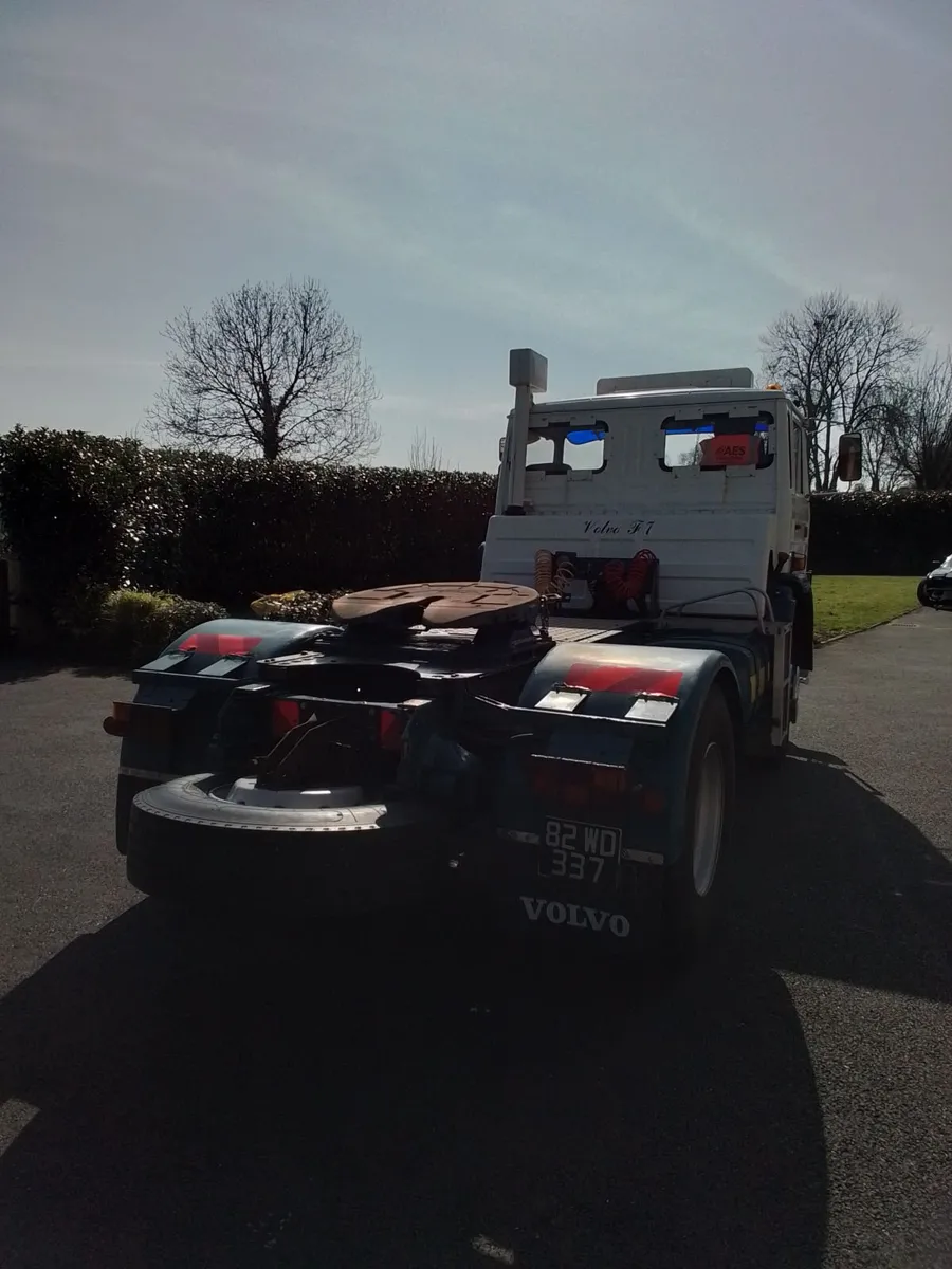 1980s Volvo F7 Turbo 4x2 Tractor - Image 3