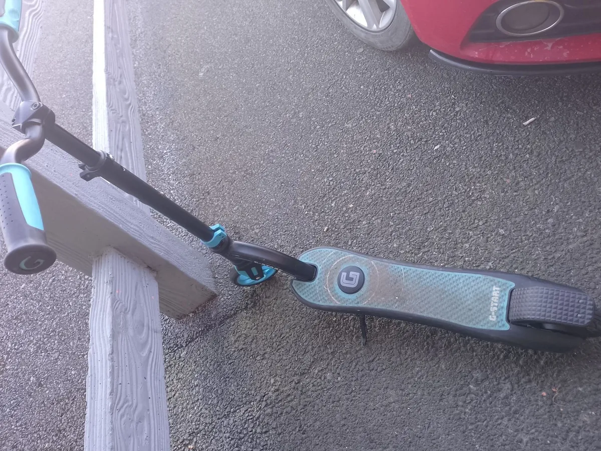 Kids electric scooter