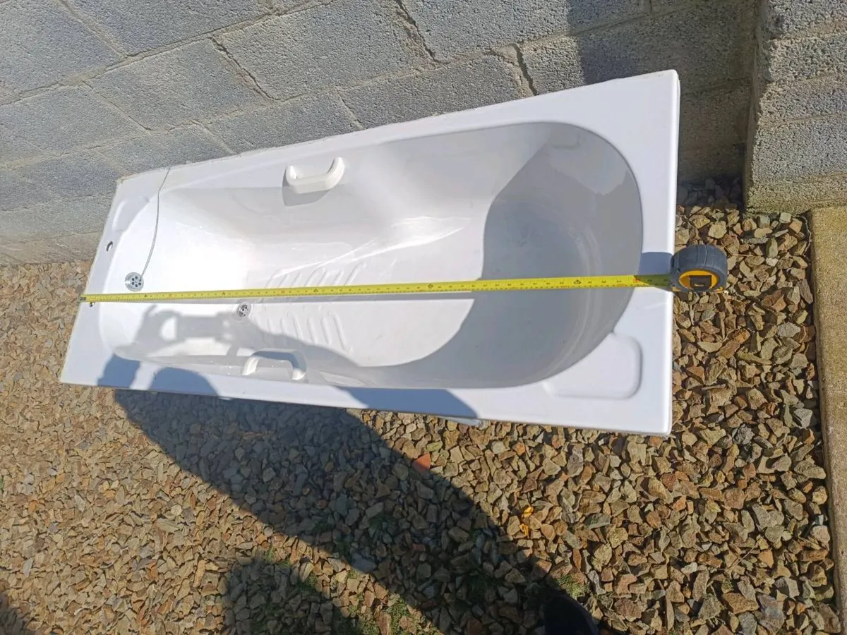 Bathroom Bath - Fiberglass - Image 4