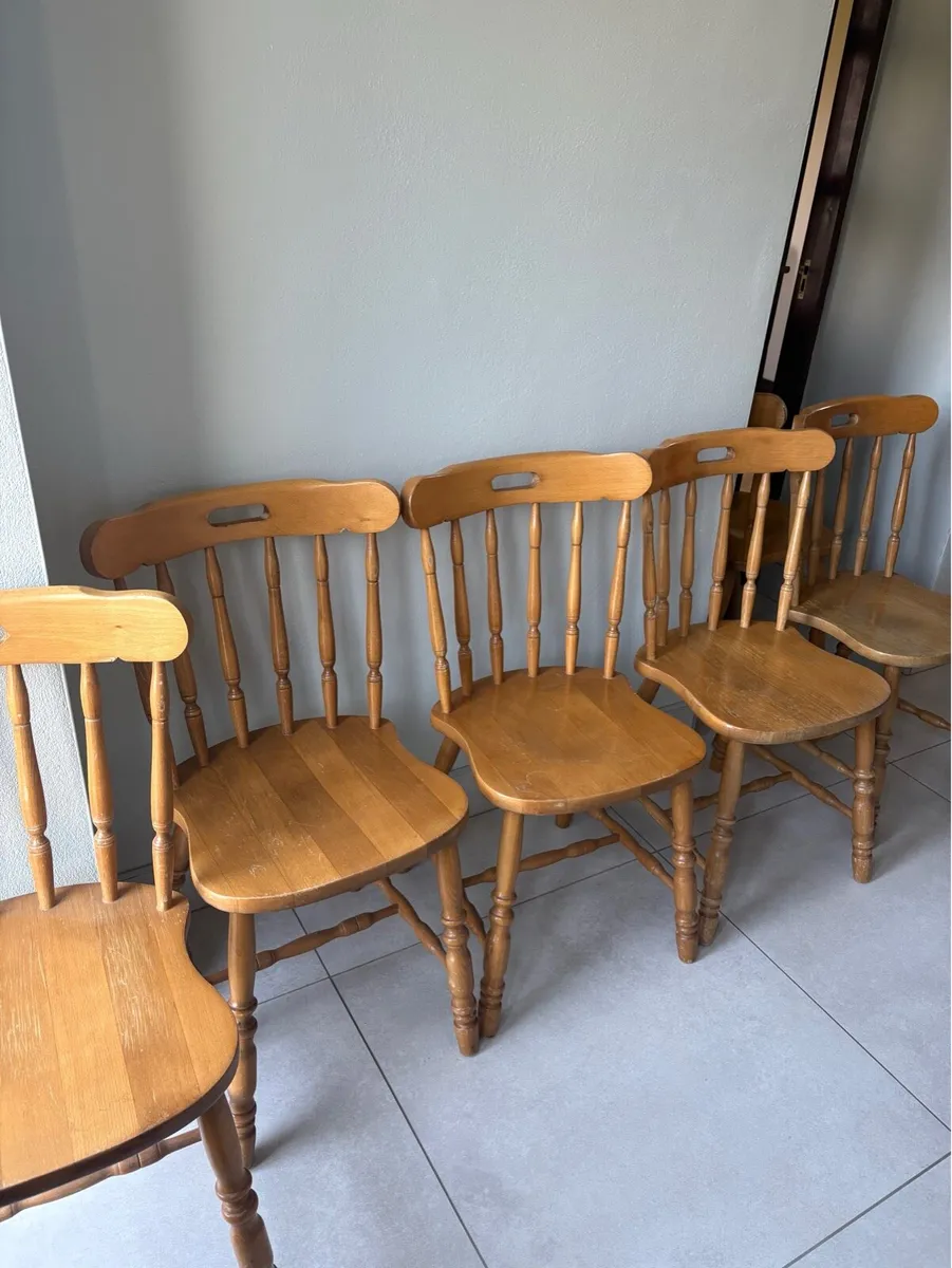 Kitchen Table and Chairs - Image 2