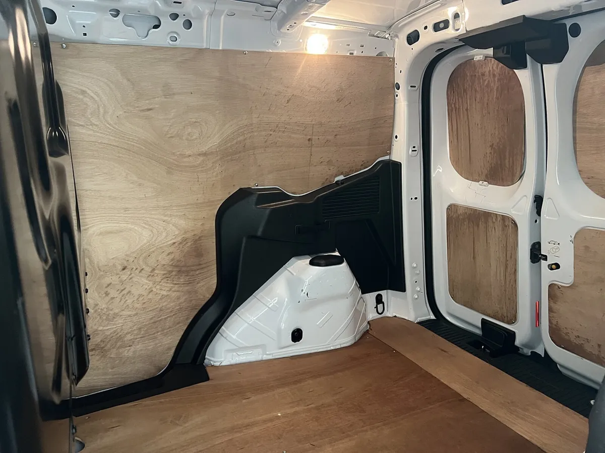 2022 Ford Transit Courier Small Panel Van - Image 3