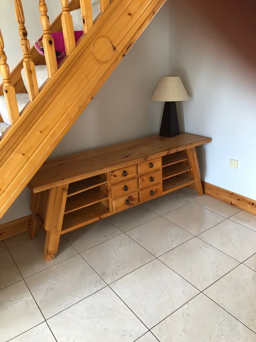 Furniture / side dresser