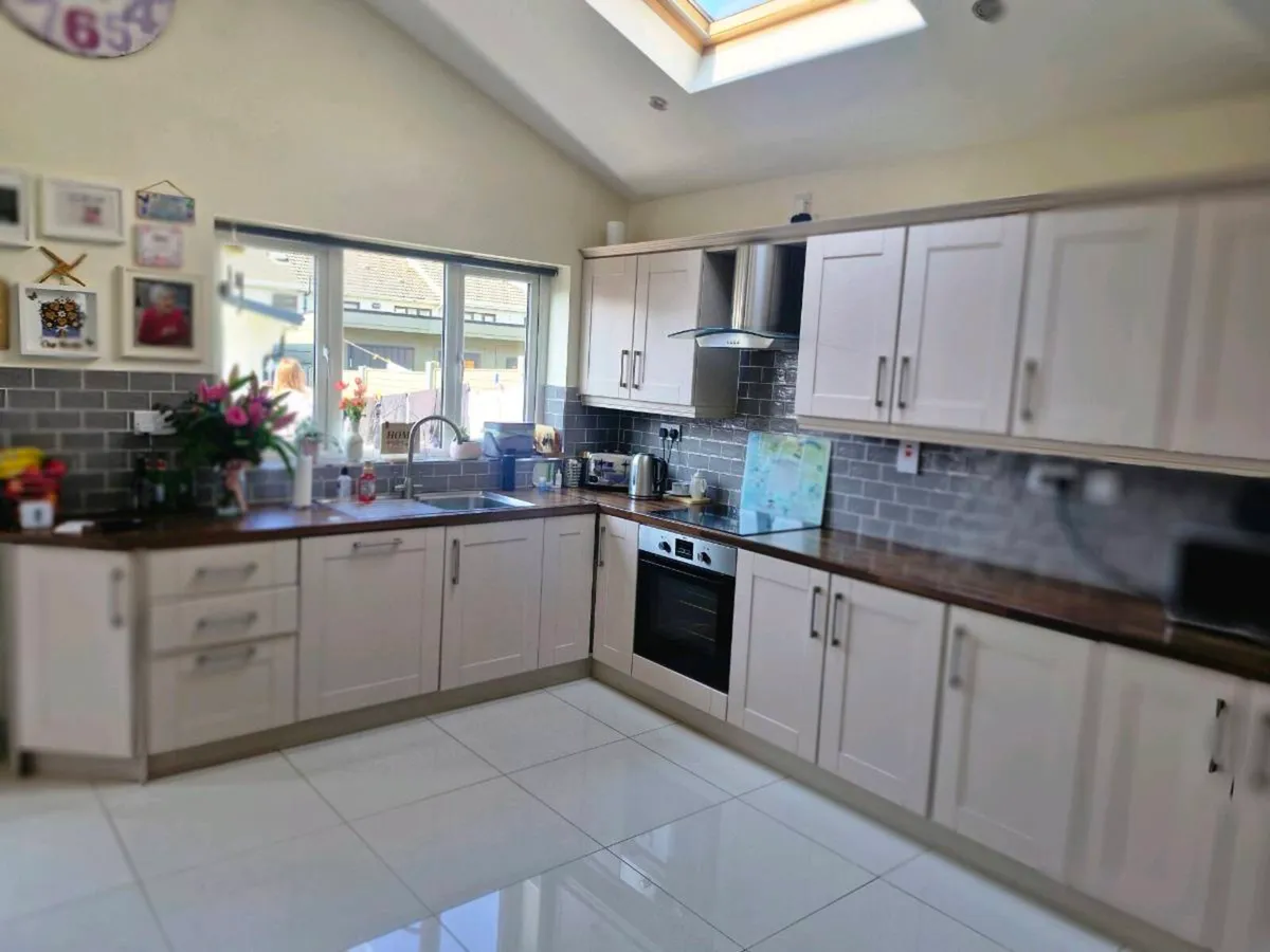 Fitted Kitchen - Image 2