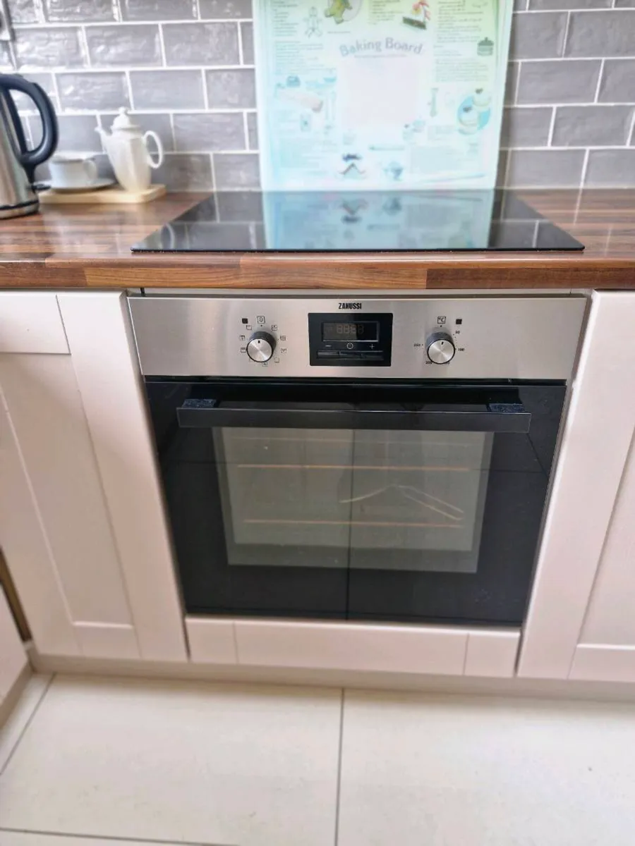 Fitted Kitchen - Image 3