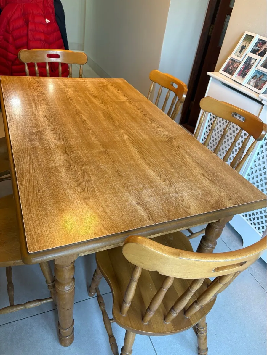 Kitchen Table and Chairs - Image 4