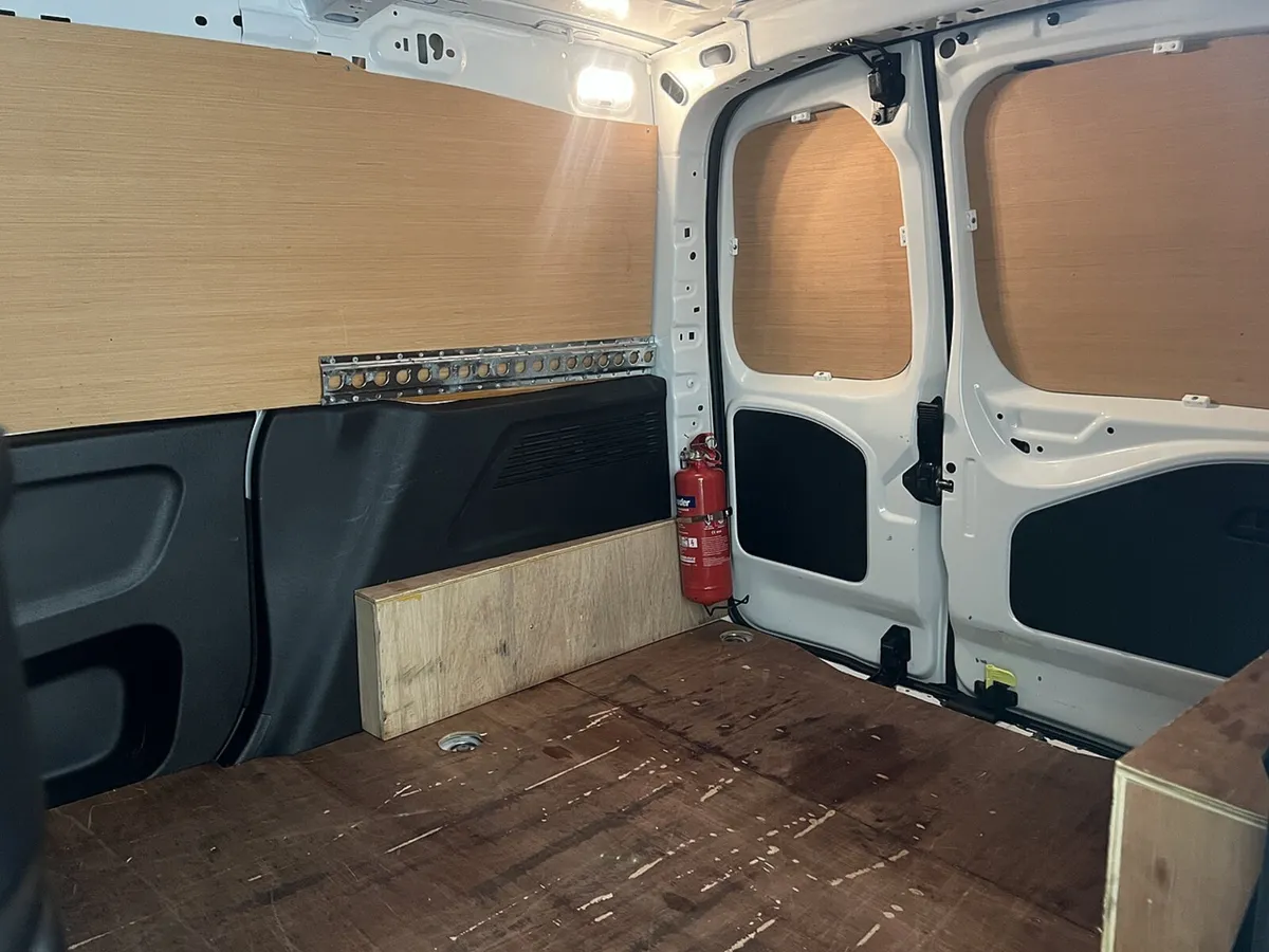 2021 Peugeot Partner Small Panel Van - Image 2