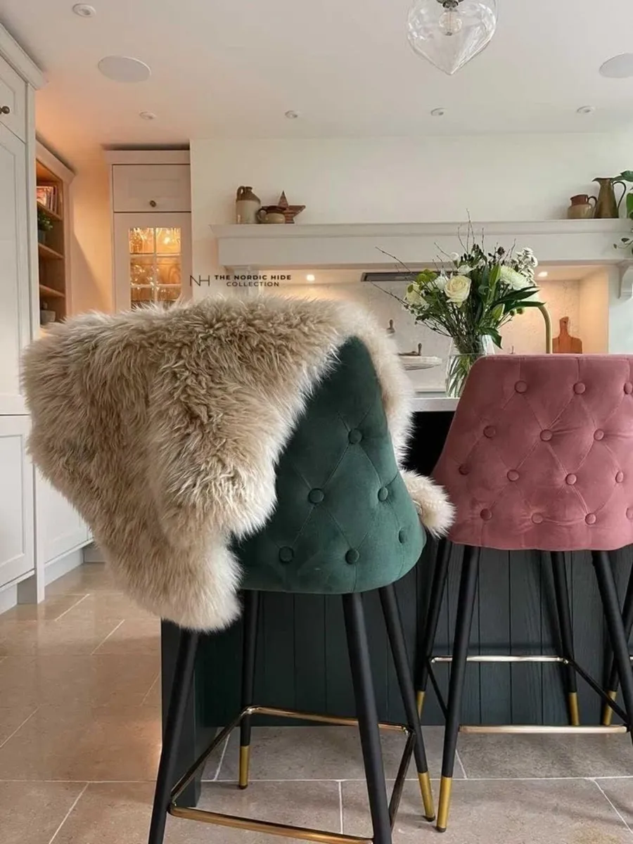 Beige Oyster Sheepskin Rug XL Genuine Single - Image 1