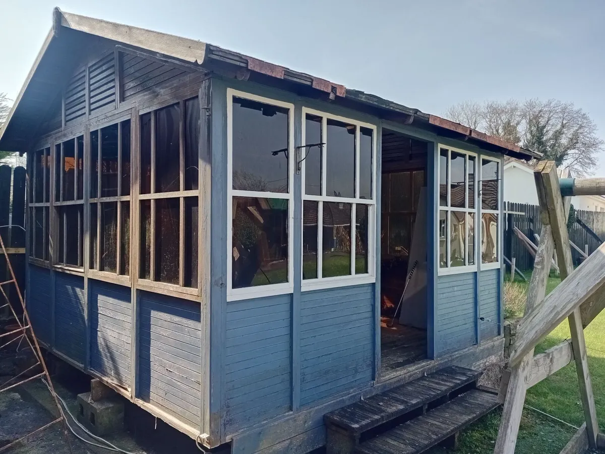 Wooden sun house - Image 1