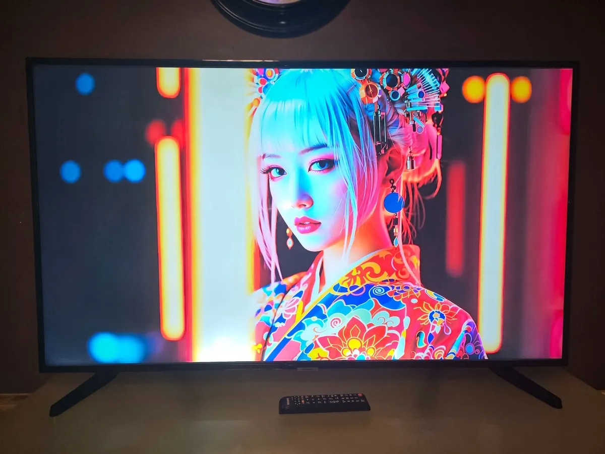 55" Samsung 4K Ultra HD HDR Smart LED TV Certified - Image 2