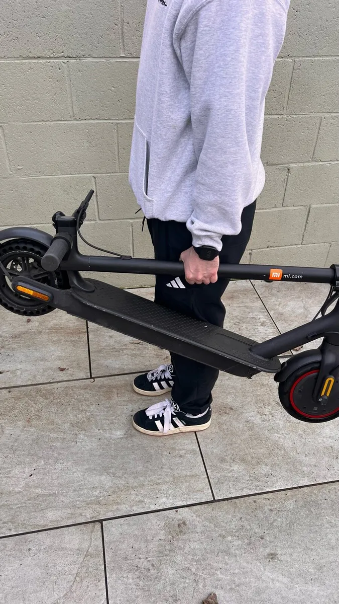 Xiaomi Electric Scooter Pro 2. Excellent Condition - Image 2