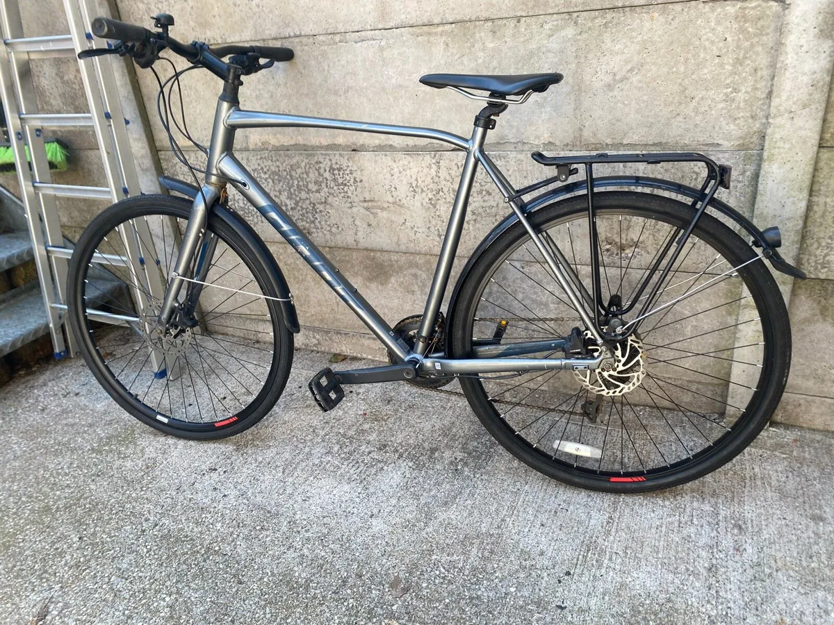 Giant Escape 2 Hybrid Means Bikes - Image 1