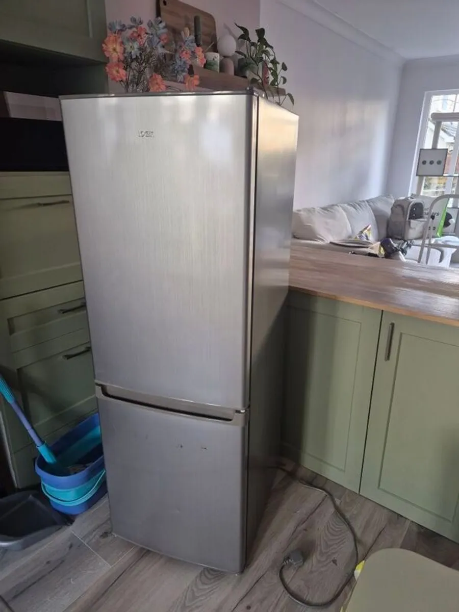 Logik fridge like new