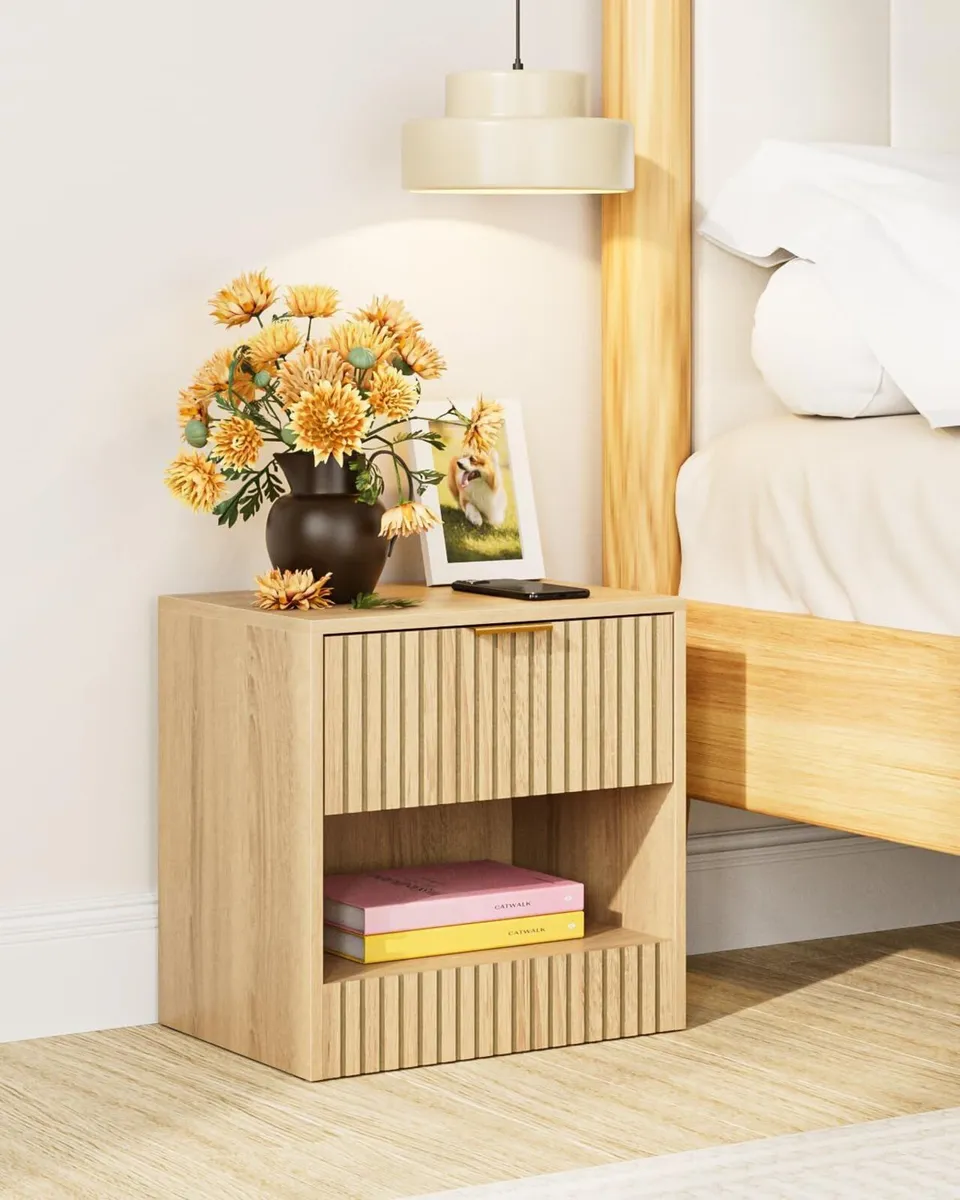 Oak Bedside Table Small Cabinet with Drawer - Image 3