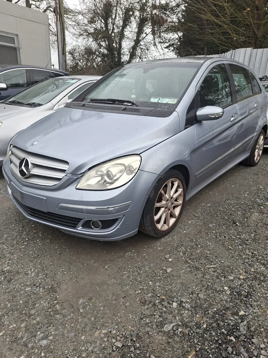 2008 Mercedes B 150 automatic for parts - Image 1