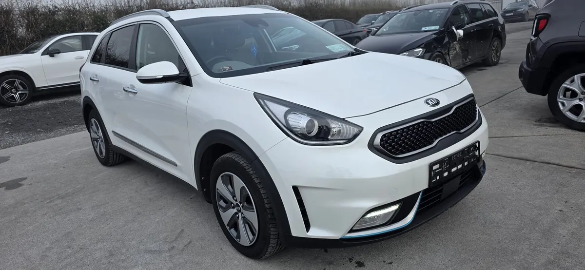 191 KIA NIRO HYBRID - Image 1