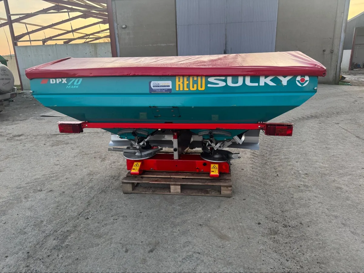 Fertiliser sower - Image 1