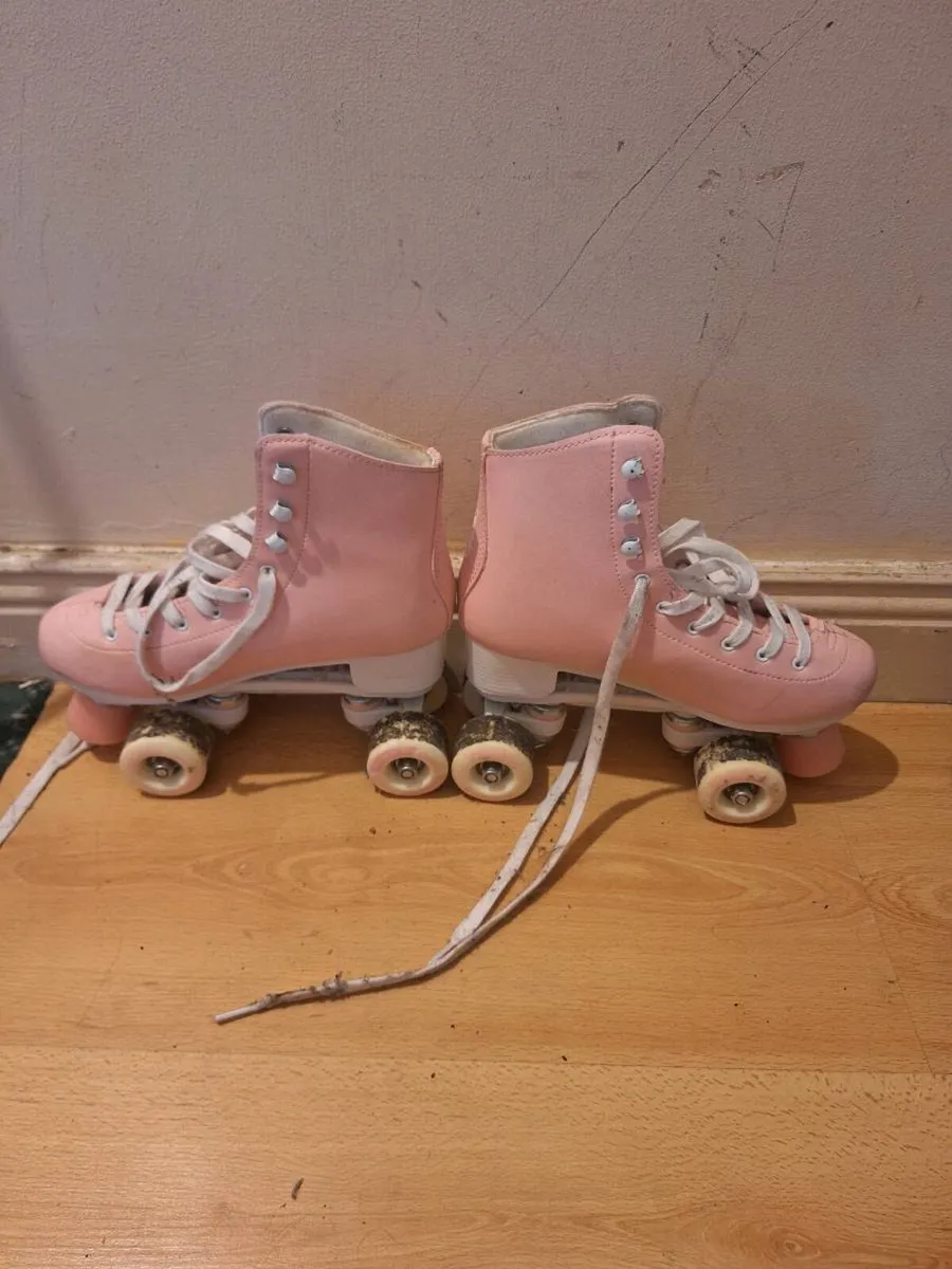 Rollerskates - Image 2