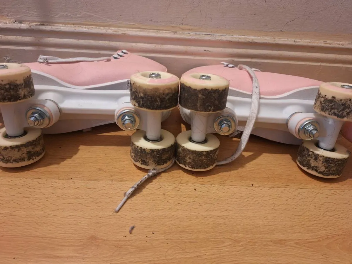 Rollerskates - Image 3