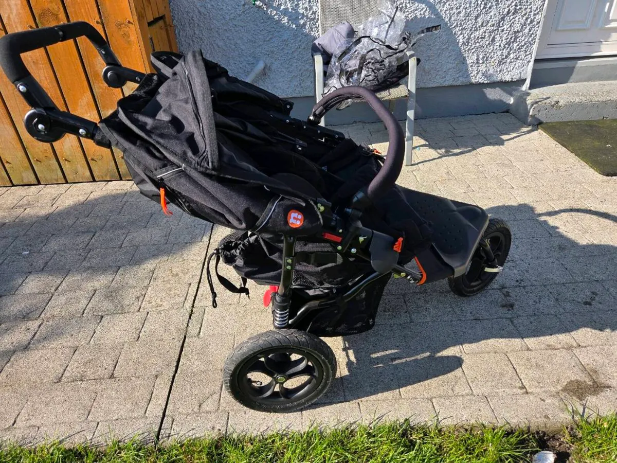 Out and About Double Nipper V5 with extras - Image 2