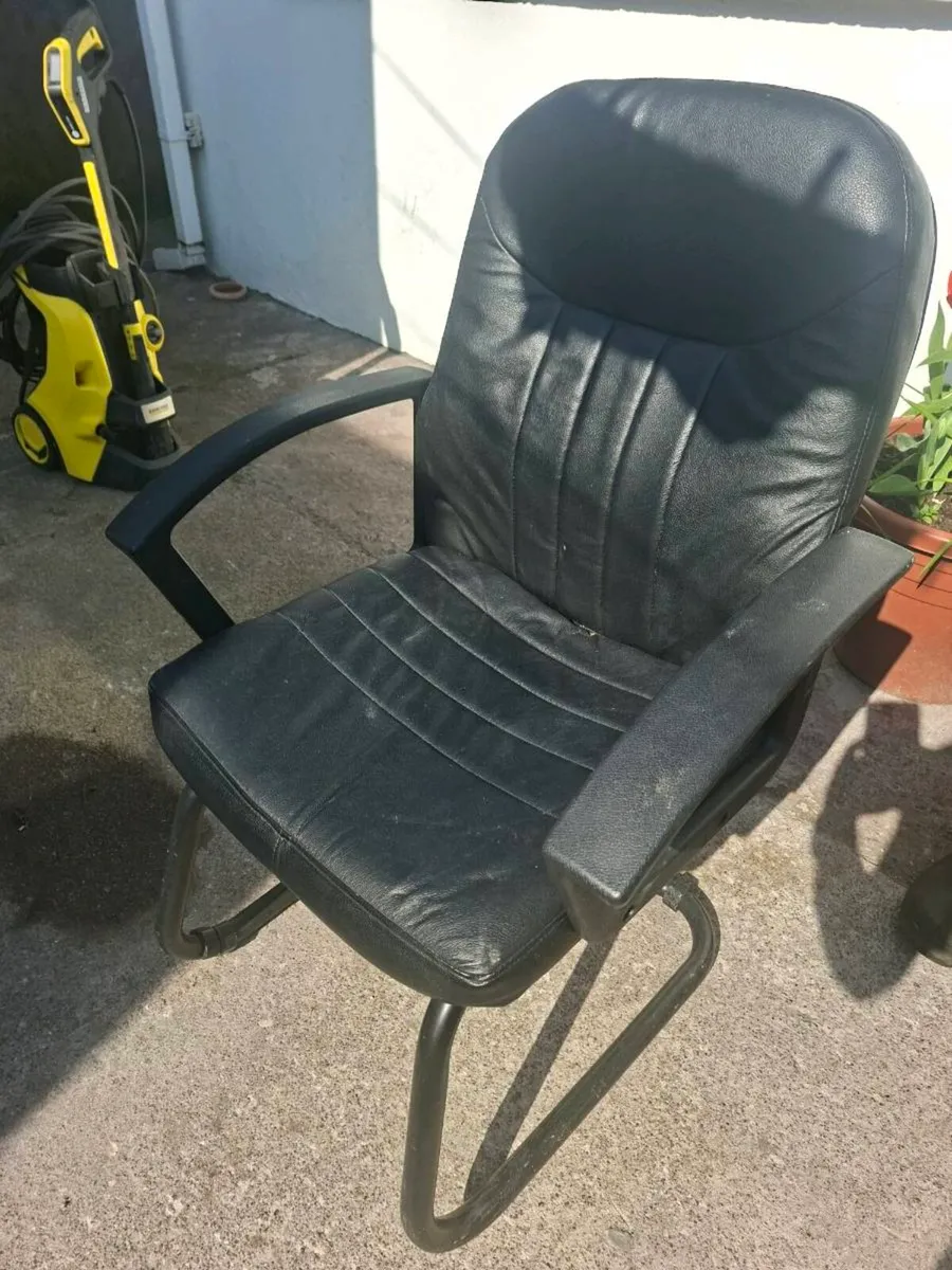 Very comfortable Conference chair - FREE - Image 1