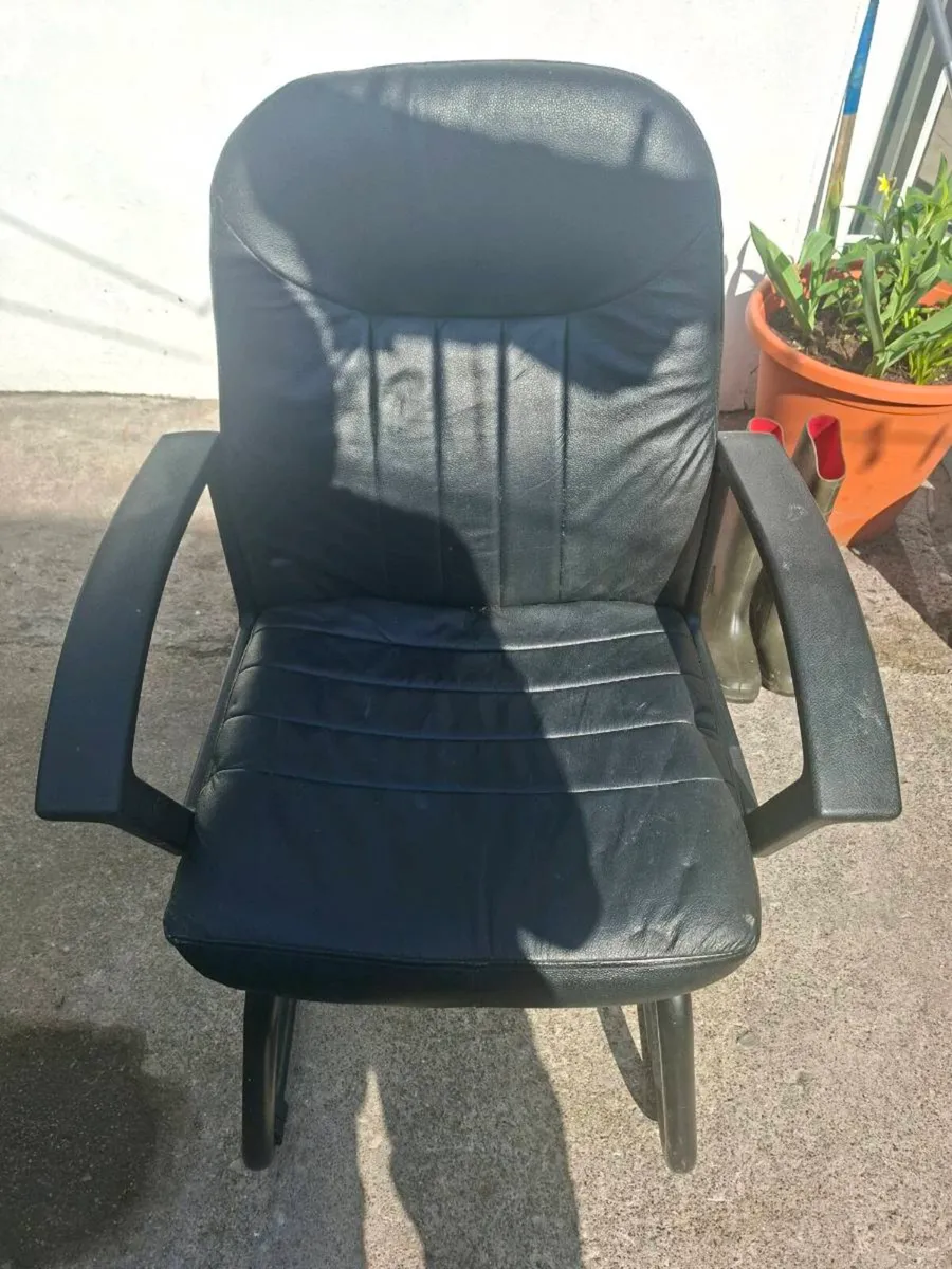 Very comfortable Conference chair - FREE - Image 2