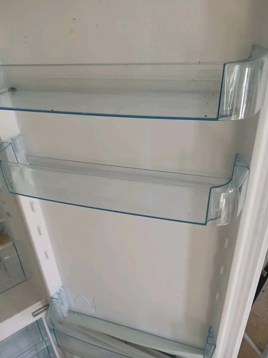 Fridgefreezer drawers and shelves fully set - Image 2