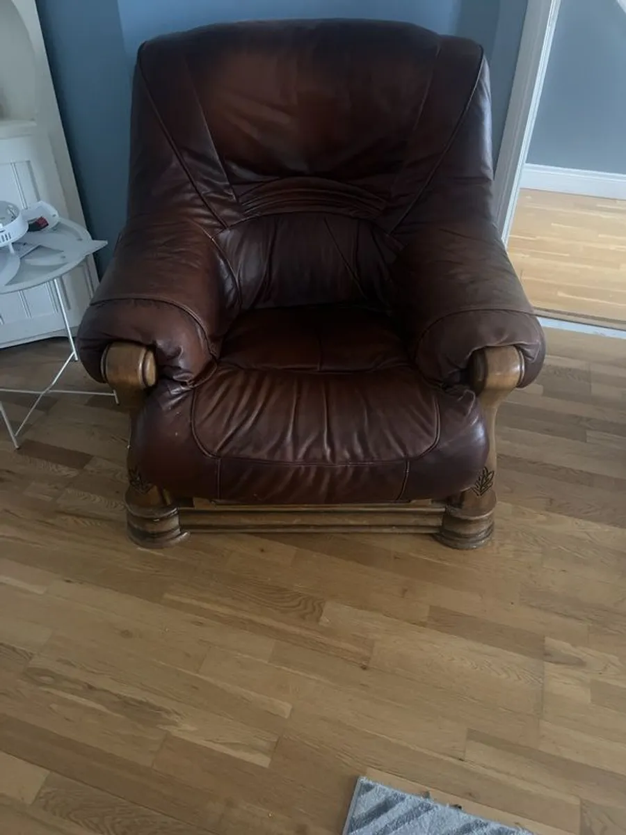 3 piece leather suite free - Image 1