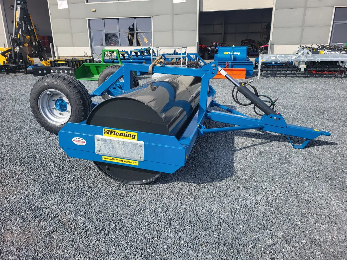 New Fleming 9ft Roller on Wheels - Image 2