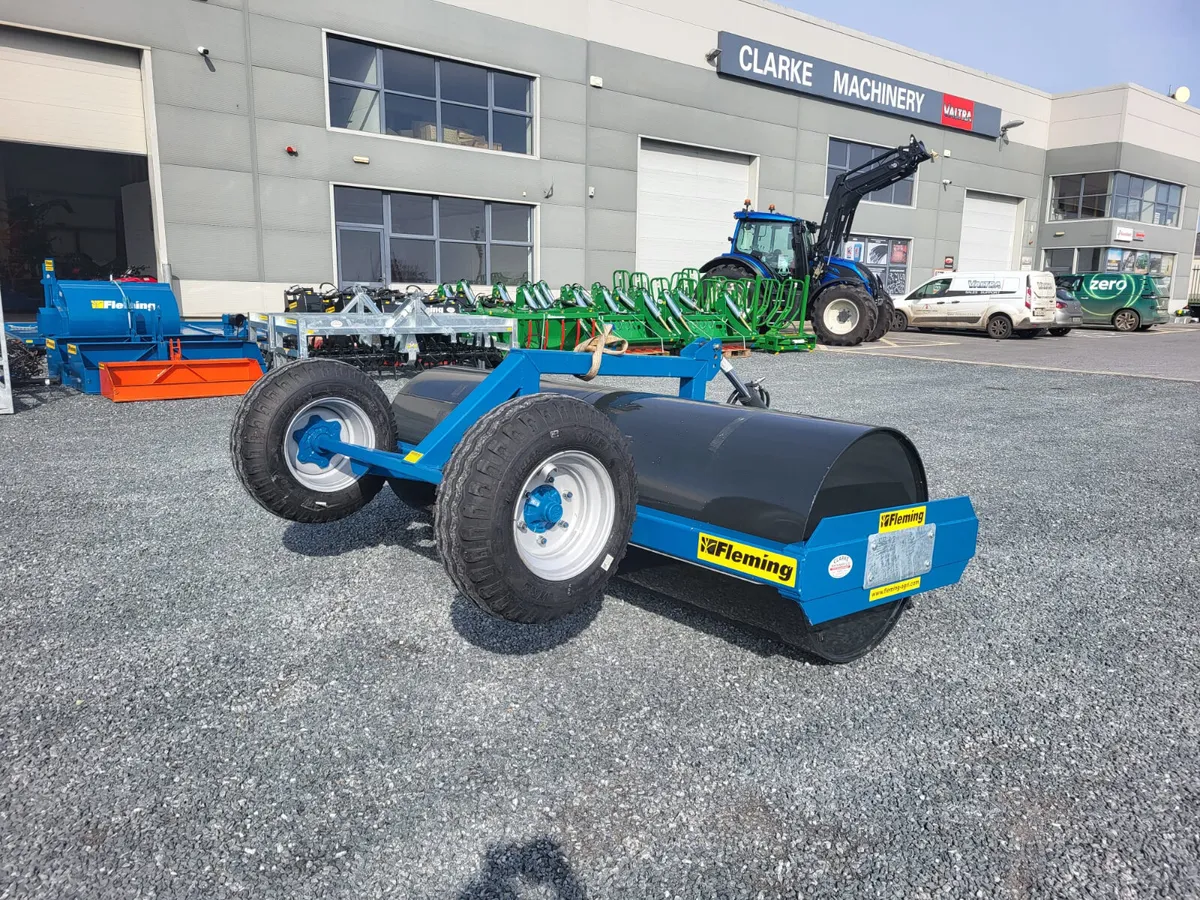 New Fleming 9ft Roller on Wheels - Image 3