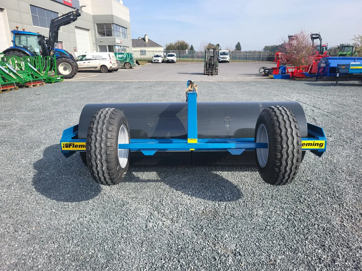 New Fleming 9ft Roller on Wheels - Image 4