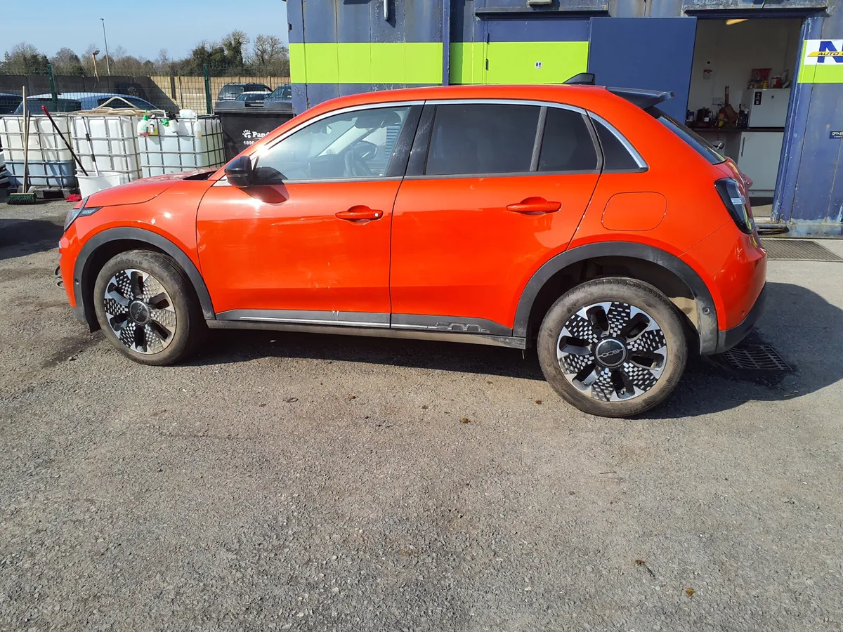 Fiat 600 LA Prima 1.2 hybrid 2024 - Image 2