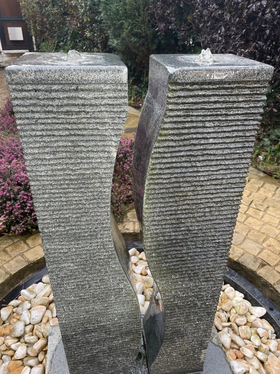 Granite ripple effect garden water feature - Image 1