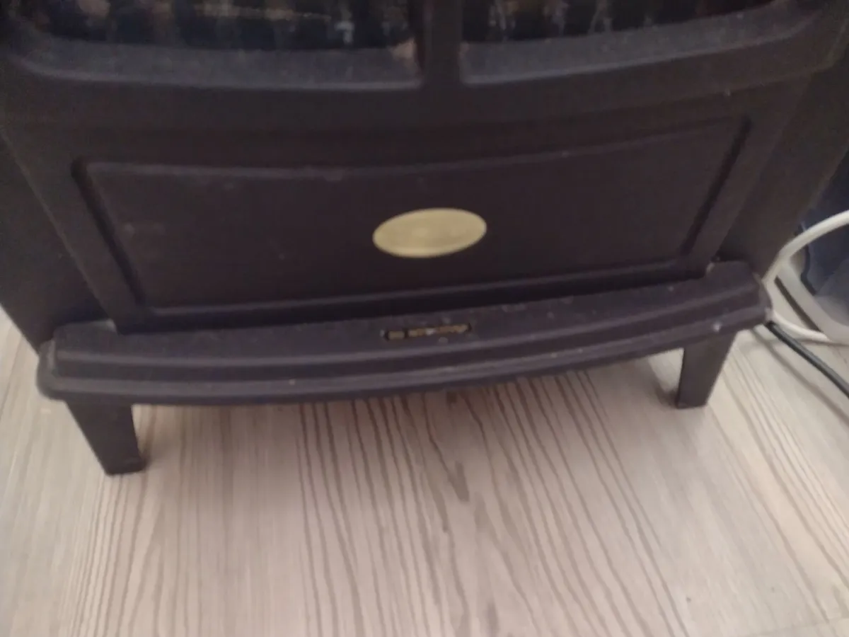 Heavy Dimplex electric stove with Opti flame - Image 4