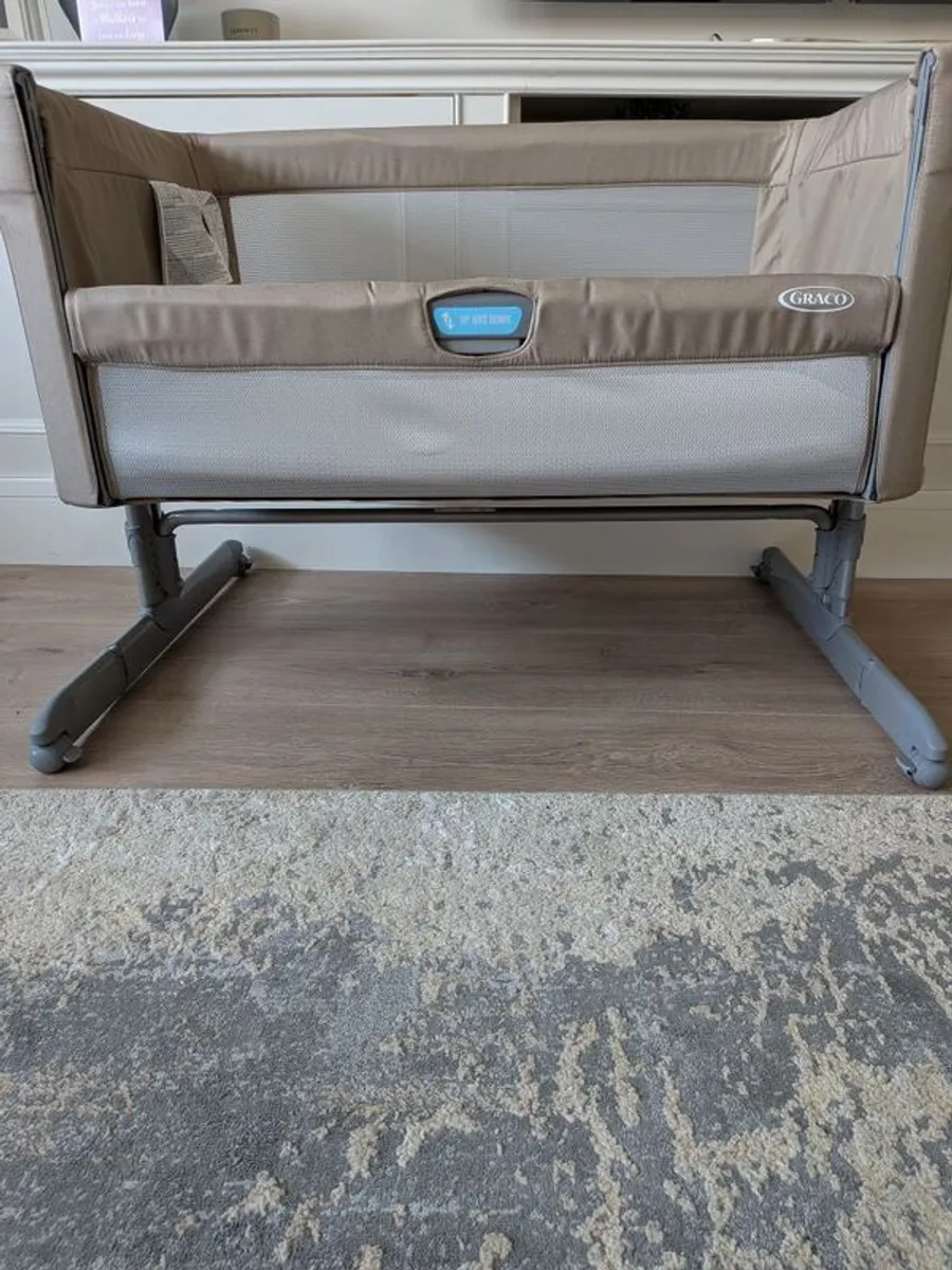 Graco baby cot/co sleeper - Image 1