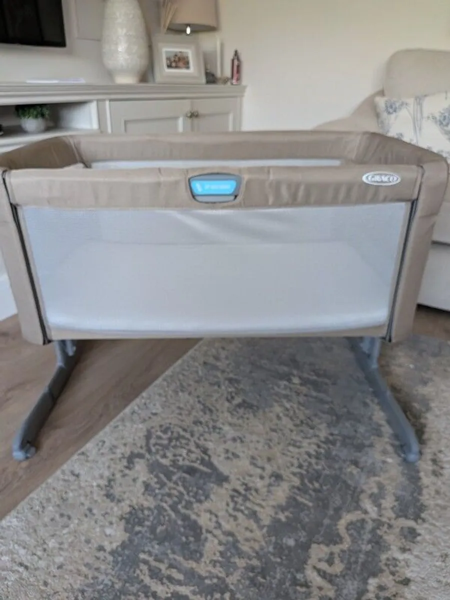 Graco baby cot/co sleeper - Image 4