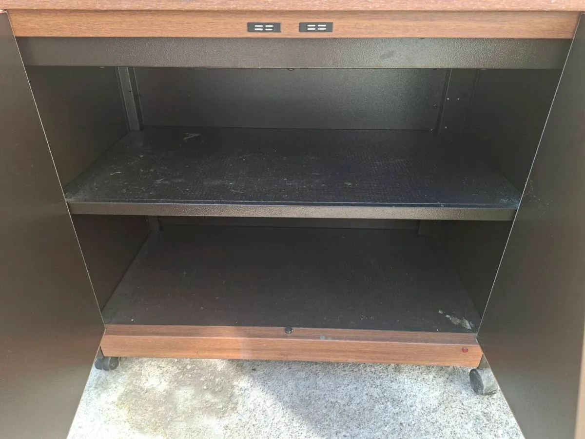 Vintage electric food warmer/hostess trolley FREE - Image 2