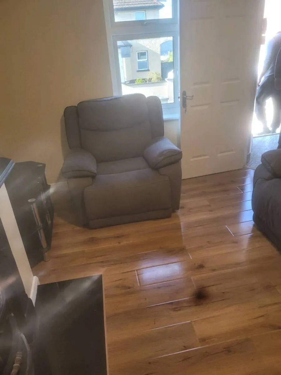 3 1 1 seater couches in grey colour - Image 2