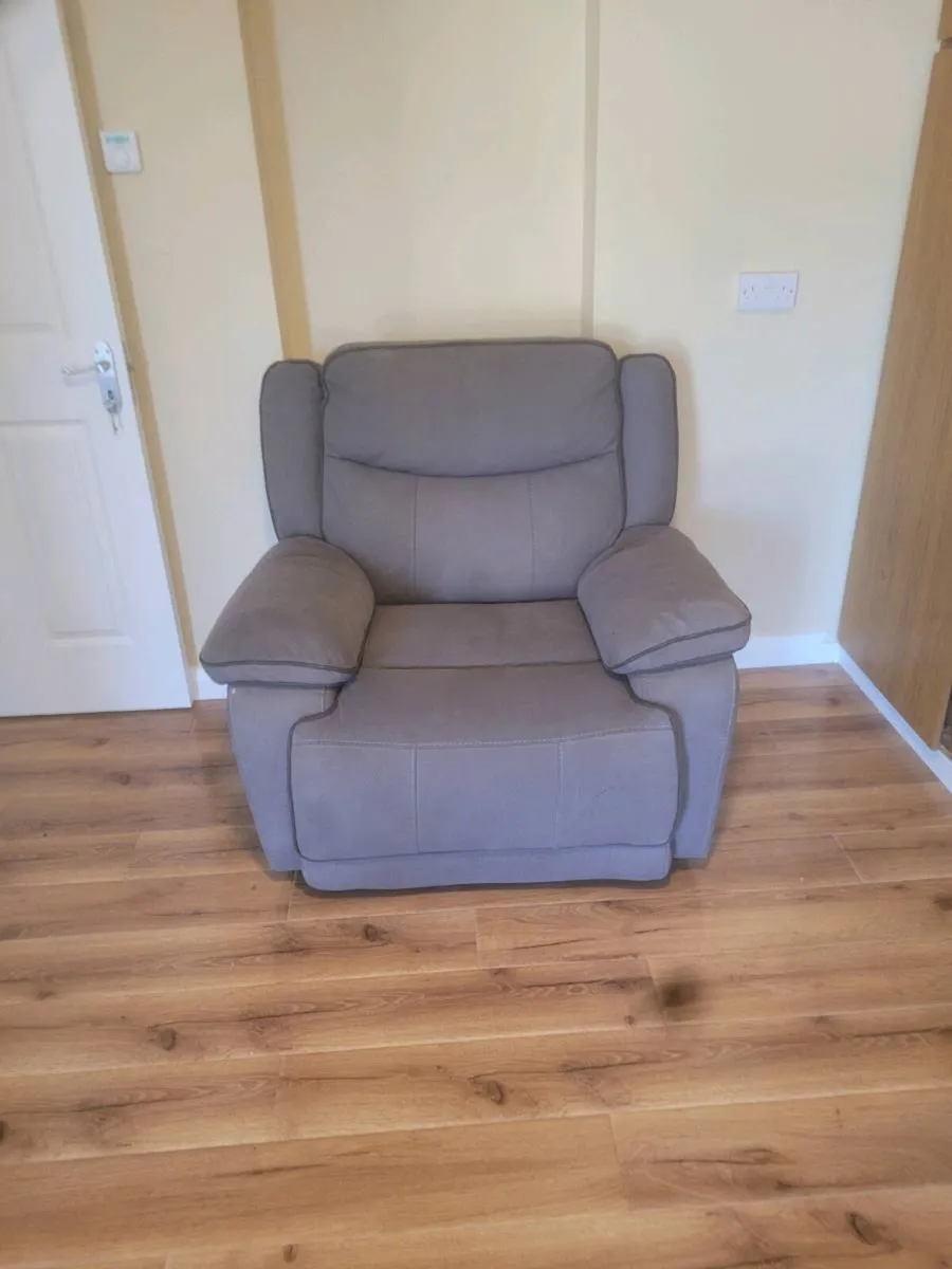 3 1 1 seater couches in grey colour - Image 3