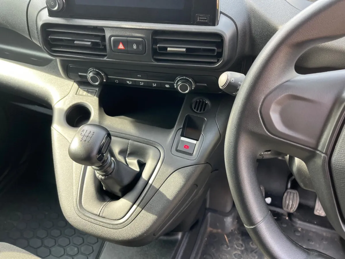 Peugeot Partner ACTIVE PLUS 1.5 BLUE H HDI 100 4 - Image 3