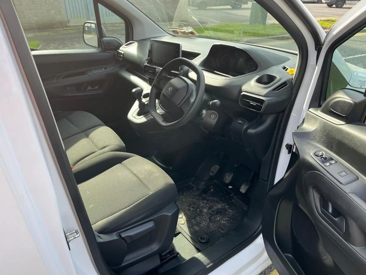Peugeot Partner ACTIVE PLUS 1.5 BLUE H HDI 100 4 - Image 2