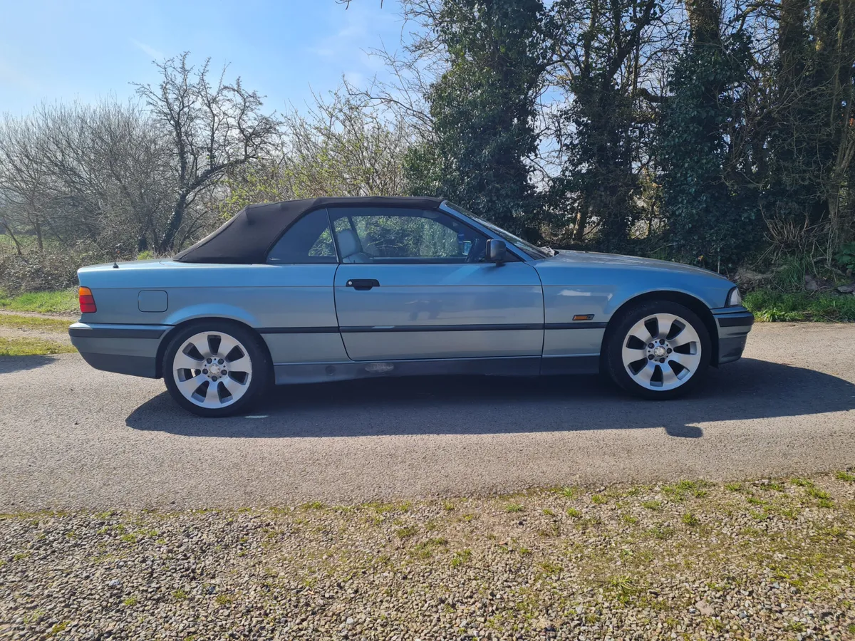 Bmw 318 I convertible - Image 1