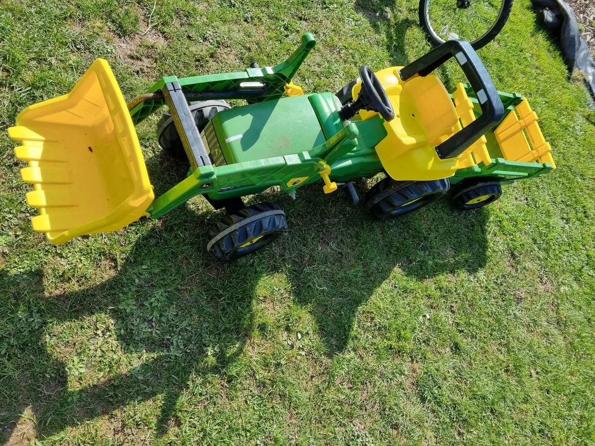 Ride-on Tractor: John Deere, Pedals - Image 1
