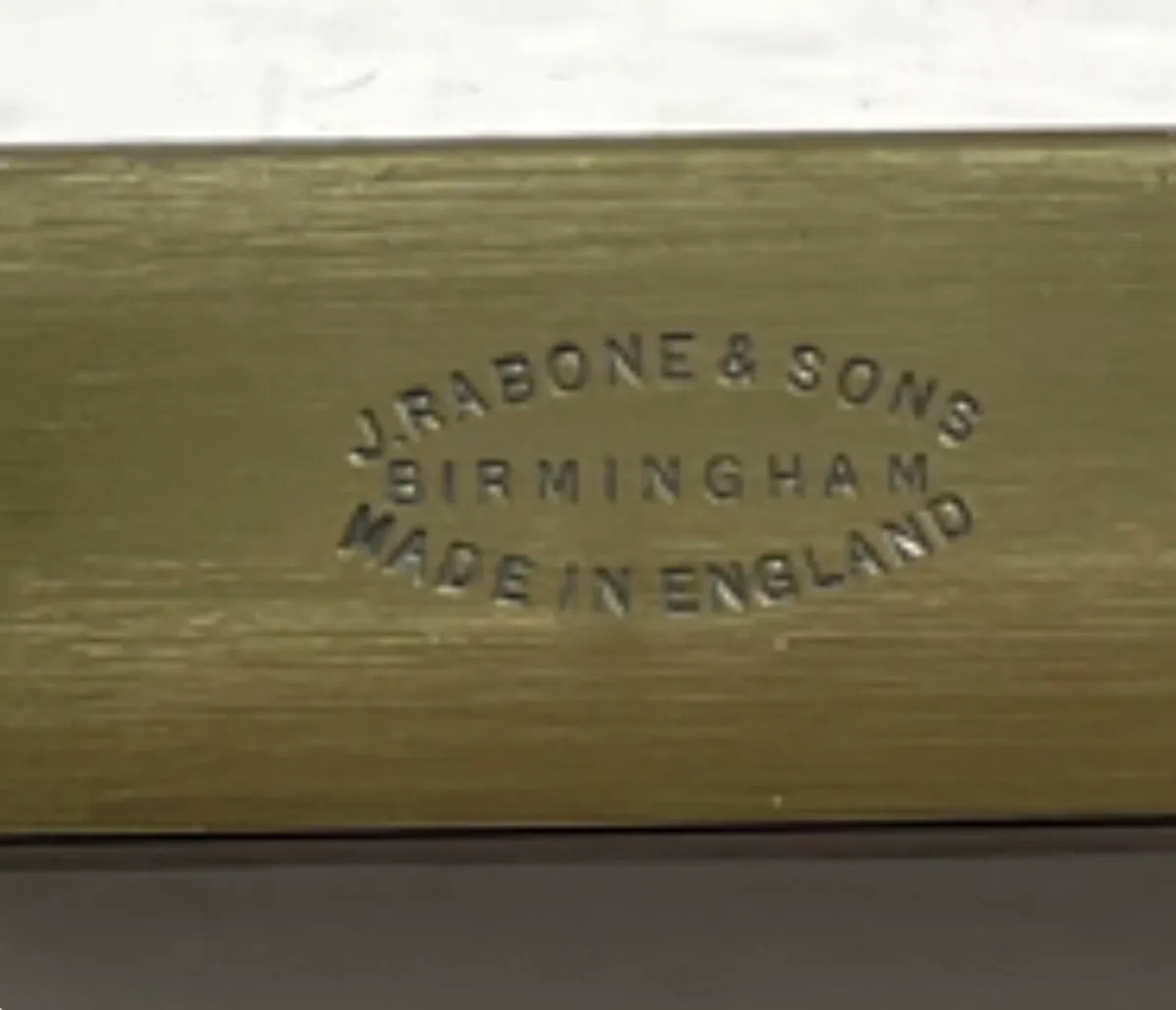 Early 1900s Antique spirit level and a vintage saw - Image 4