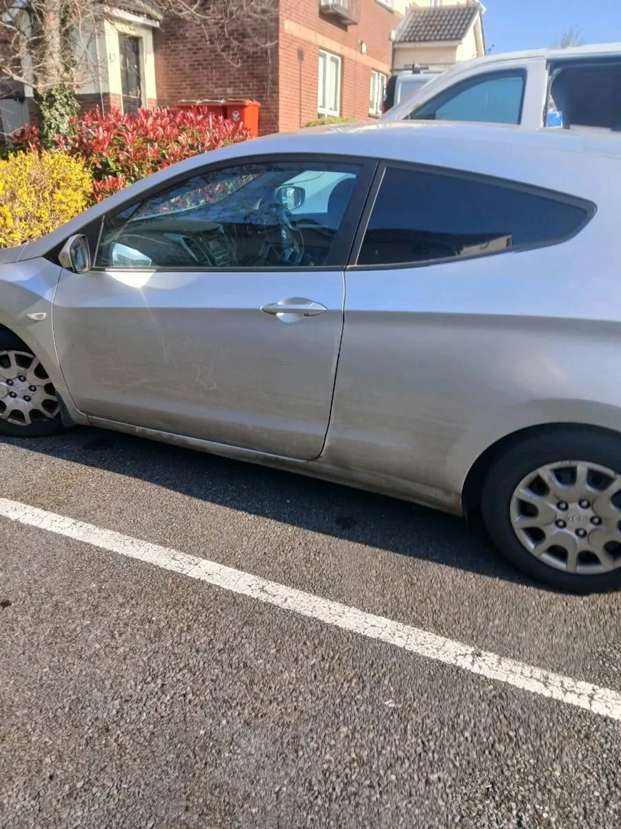 Hyundai Van - Image 4