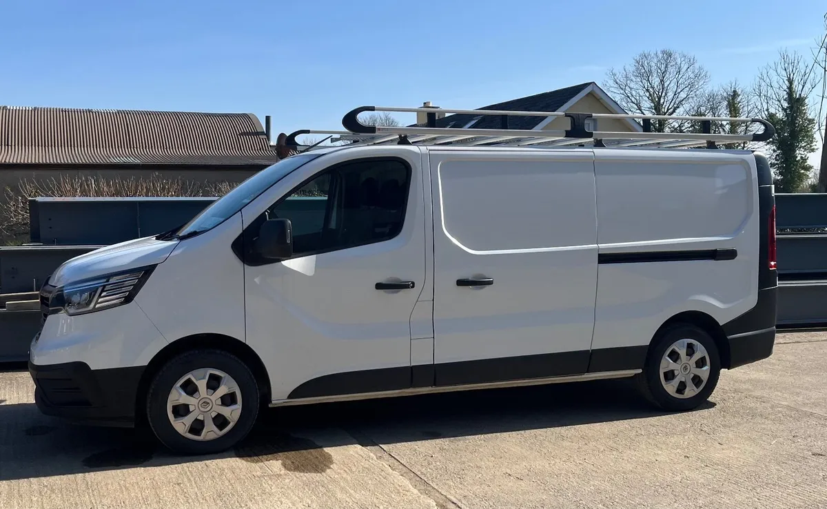 Renault Trafic 2022 - Only 15,300 miles - Image 1