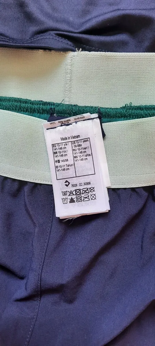 Decathlon matching shorts and top set - Image 3